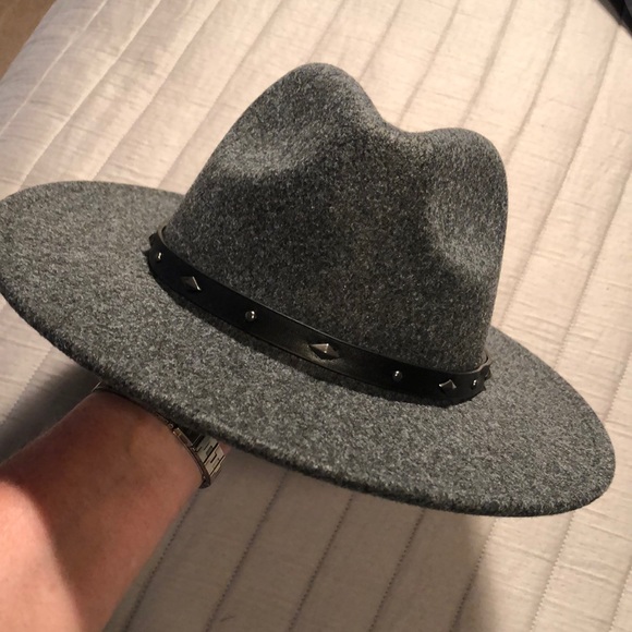 Nordstrom Accessories - - Nordstrom Treasure & Bond felt hat, New with tags